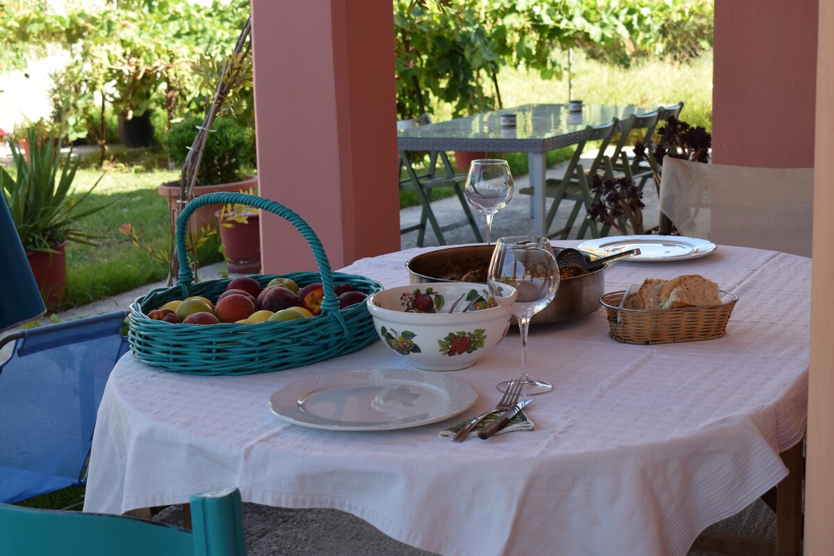 Garden dining area at Akobara Villa